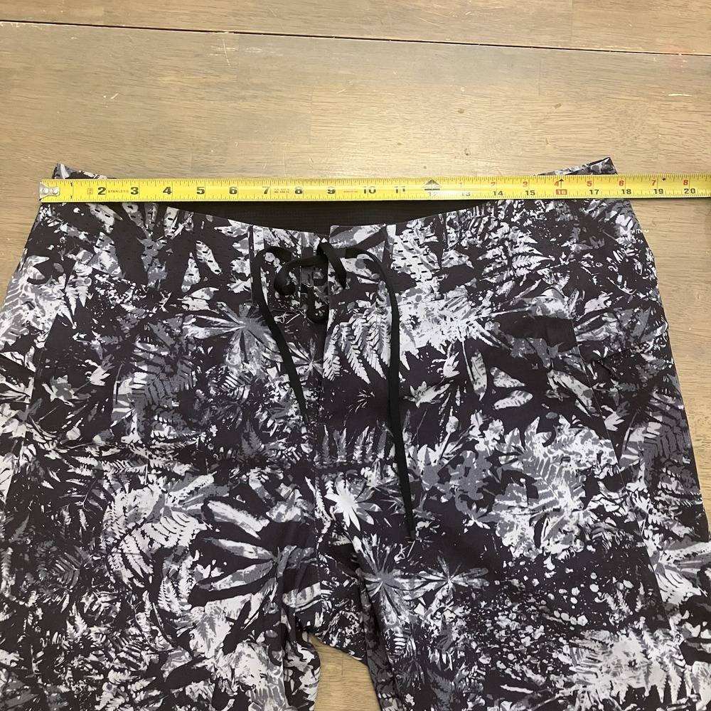 Lululemon Men's Current State Board Short 9" Black Floral Swimming Shorts Sz 34 - Picture 7 of 11